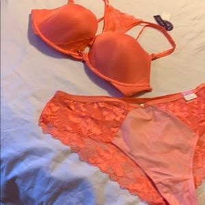 Cacique plunge Bra and panty set